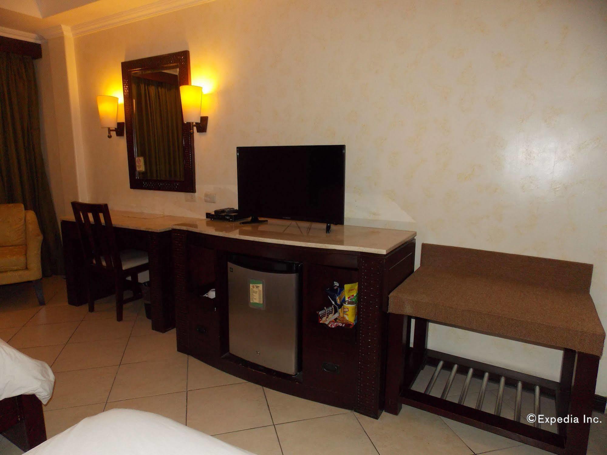 Mo2 Westown Hotel - Mandalagan Bacolod Zewnętrze zdjęcie