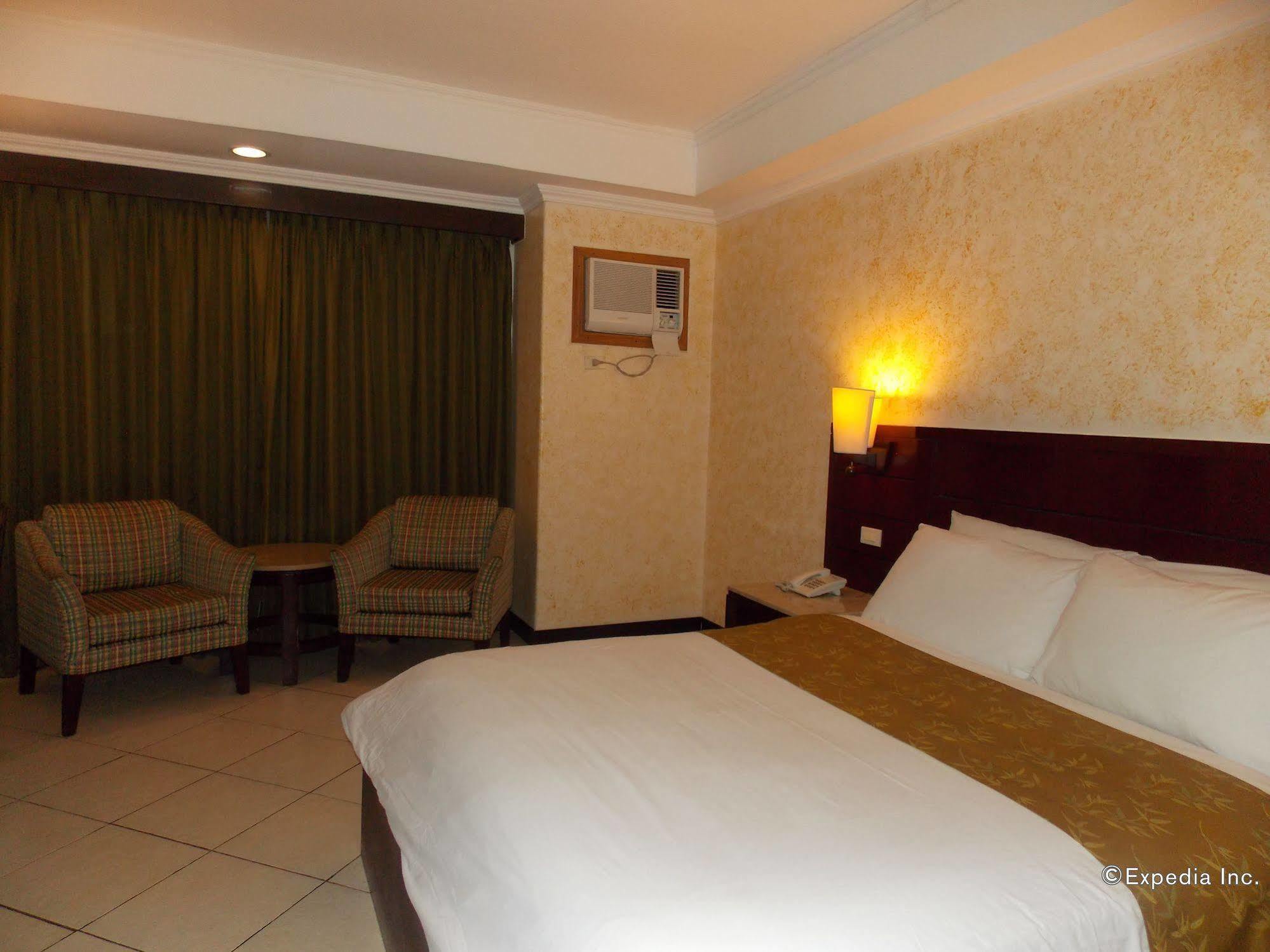 Mo2 Westown Hotel - Mandalagan Bacolod Zewnętrze zdjęcie